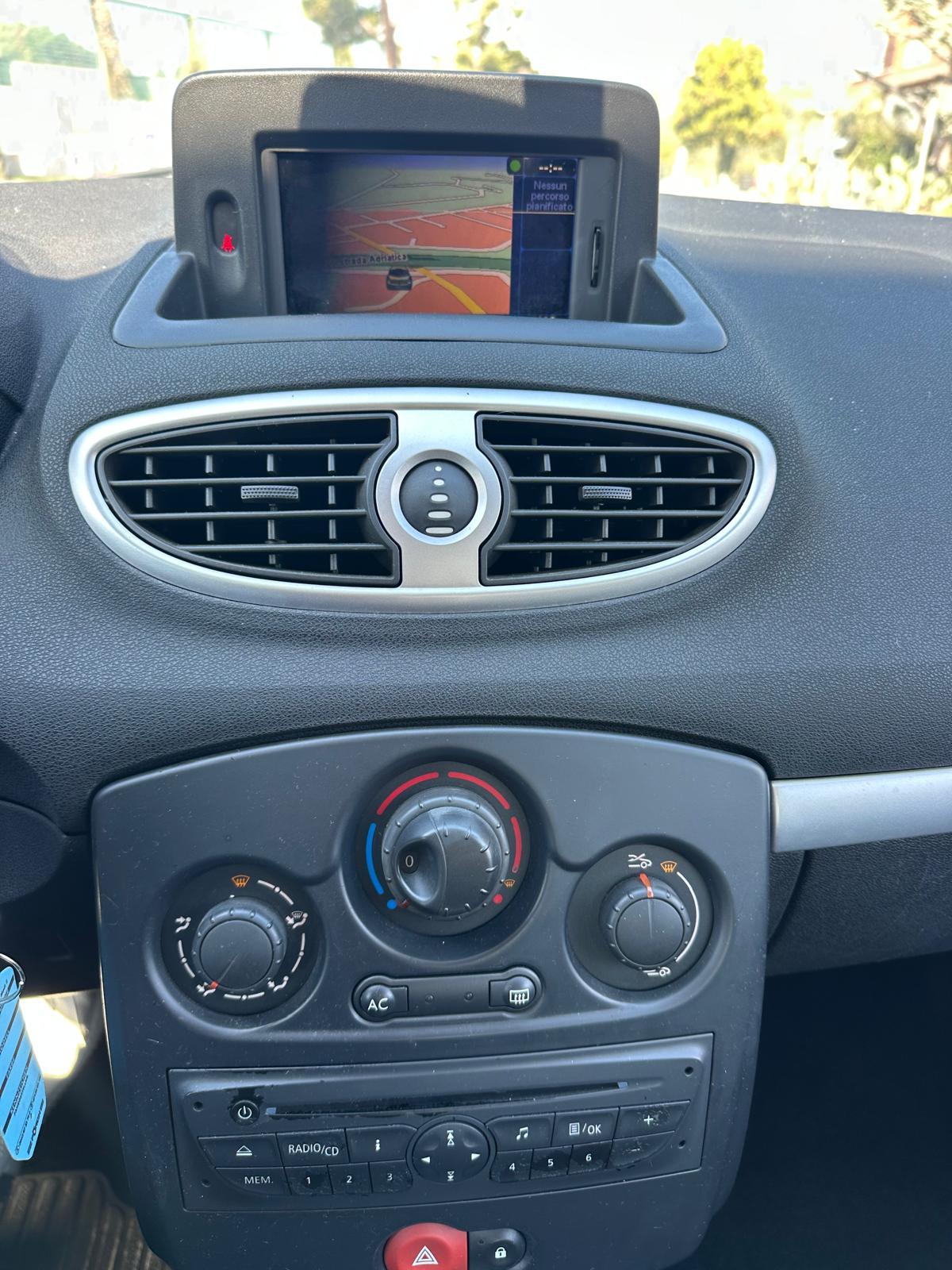 RENAULT Clio 1.2 16V 5 porte Confort