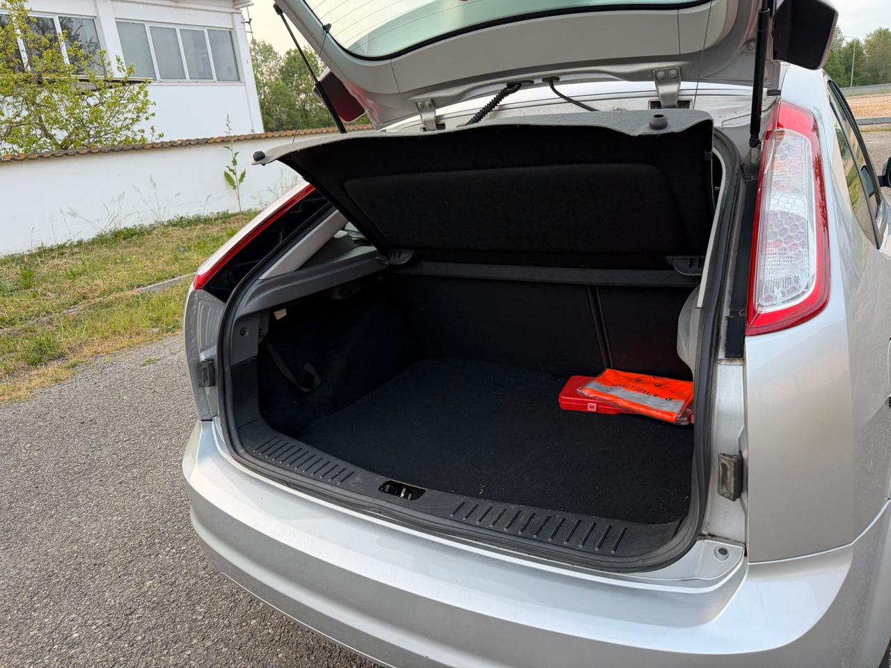 FORD FOCUS 2.0 TITANIUM BENZINA GPL 2030