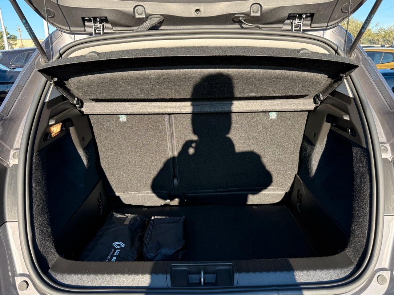 Captur TCe 100 CV GPL Equilibre N1 Autocarro Iva Esposta 2024