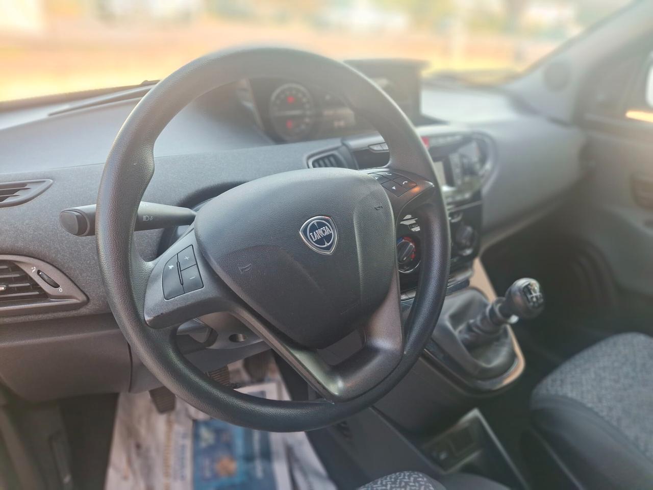 Lancia Ypsilon 1.0, 5 porte Hybrid