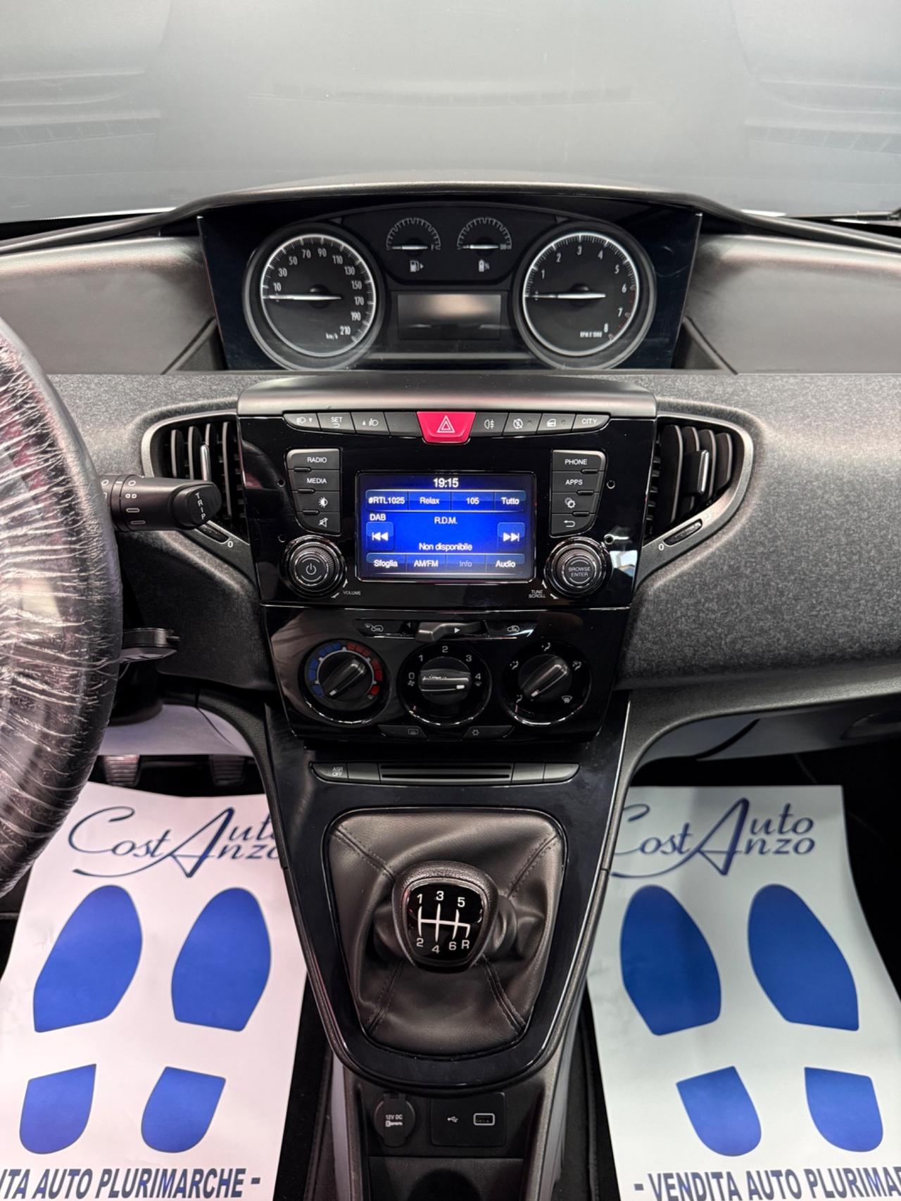 Lancia Ypsilon 1.0 Hybrid Ecochic Gold 2021