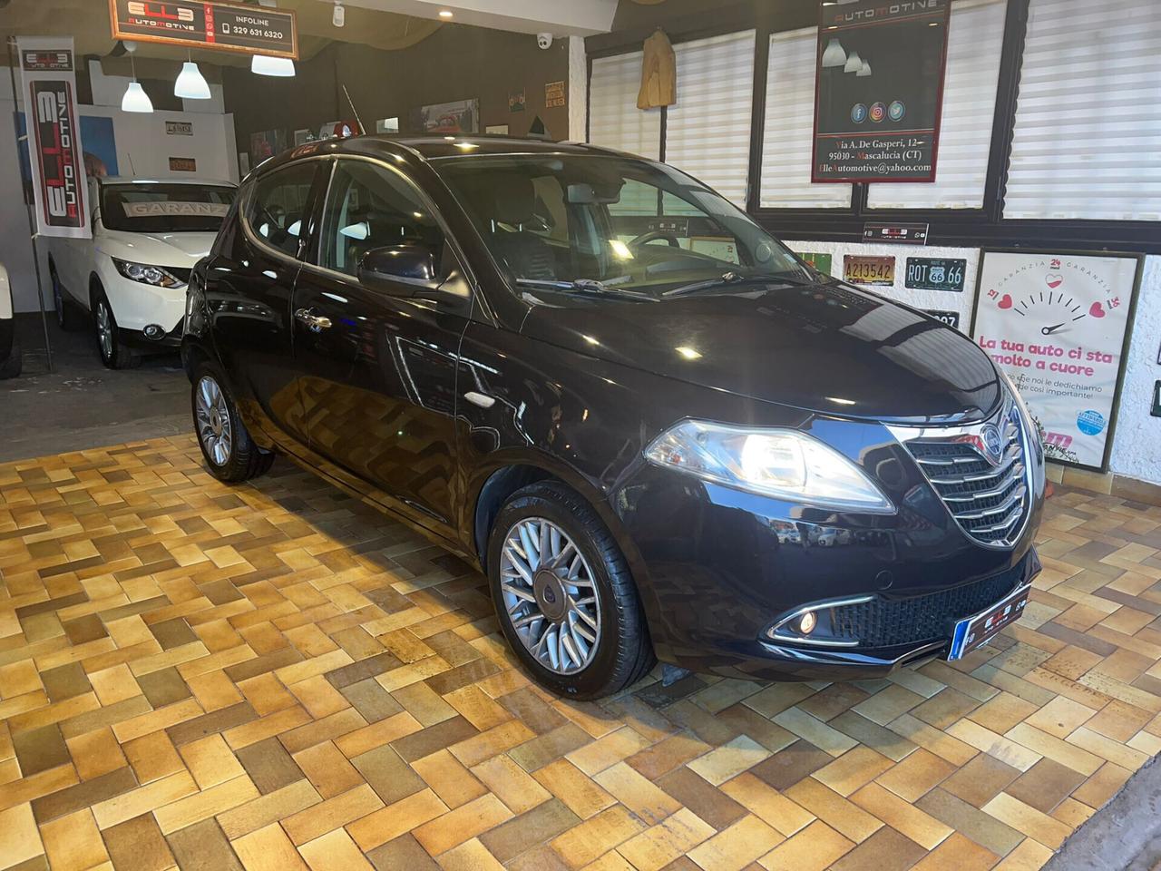Lancia Ypsilon 1.2 69 CV 5 porte NEOPATENTATO