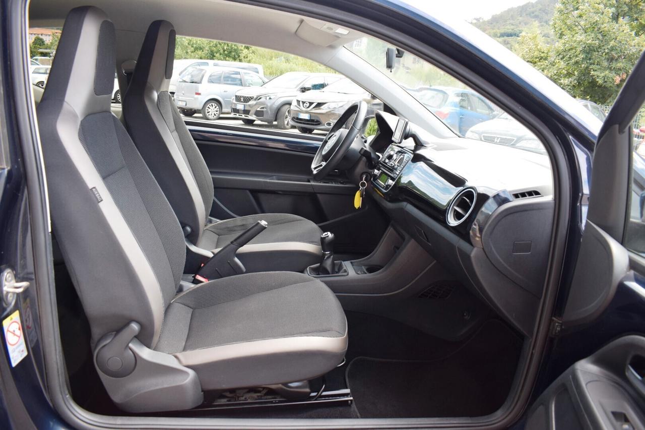 Volkswagen UP! High 1.0 60cv 3p