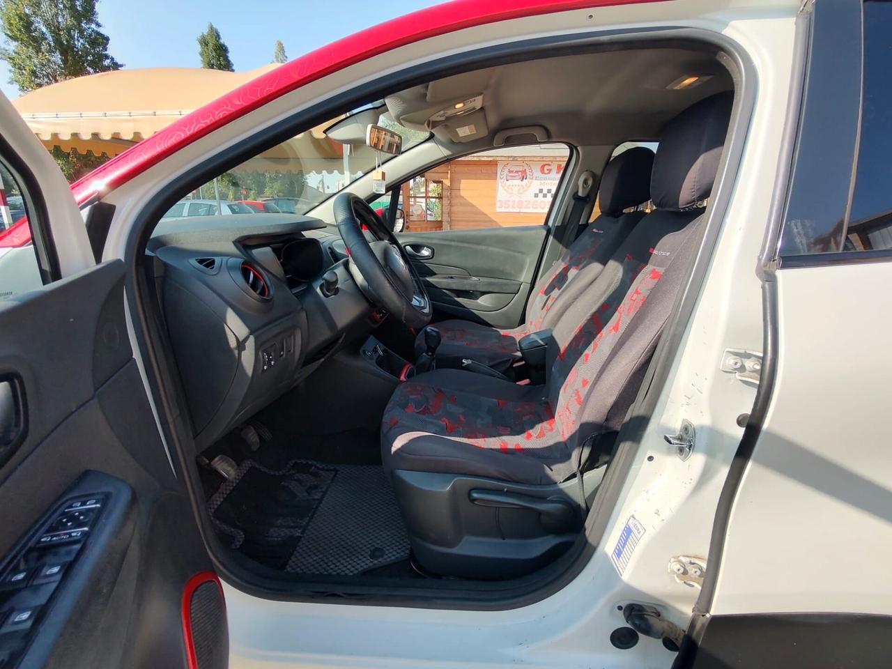 Renault Captur TCe 12V 90 CV Sport Edition (66 KW), OK NEOPATENTATI