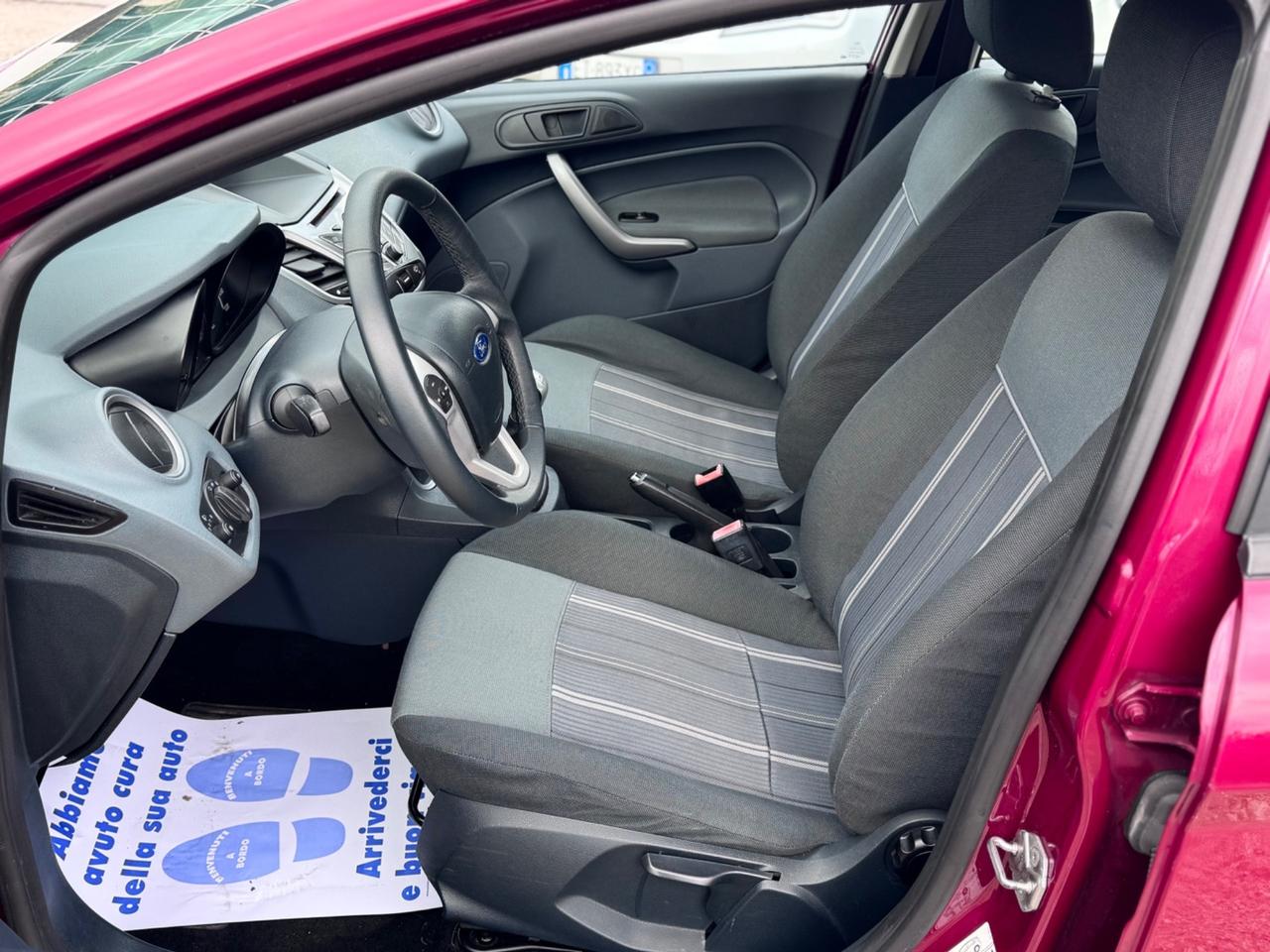 Ford Fiesta 1.2 Benzina 82cv Neopatentati 2009