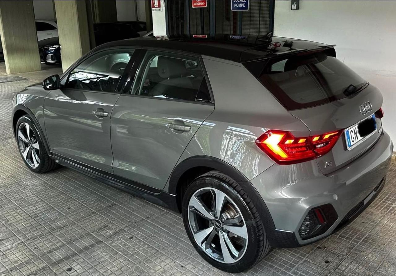 Audi A1 allstreet 30 TFSI S tronic Identity Contrast