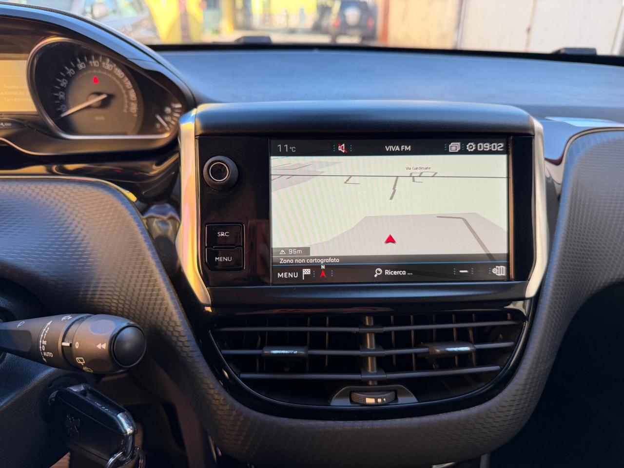 Peugeot 2008 PureTech Navigatore Pelle Xenon