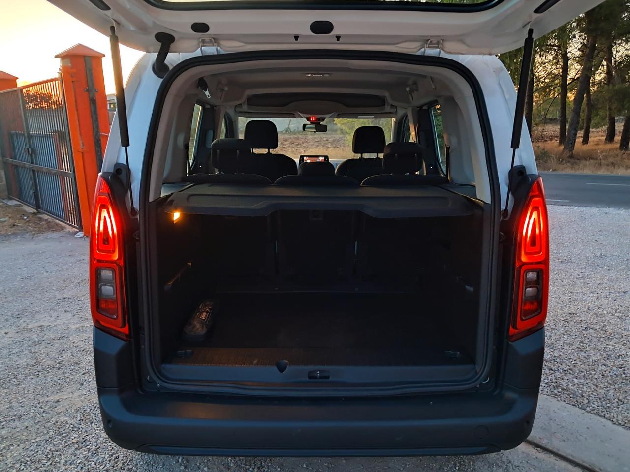 Citroen Berlingo BlueHDi 100 M Feel *CRUISE-LED*