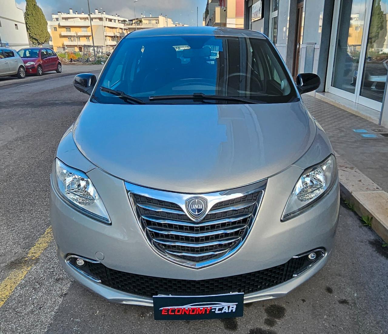 Lancia Ypsilon 1.2 69 CV 5 porte S&S Gold