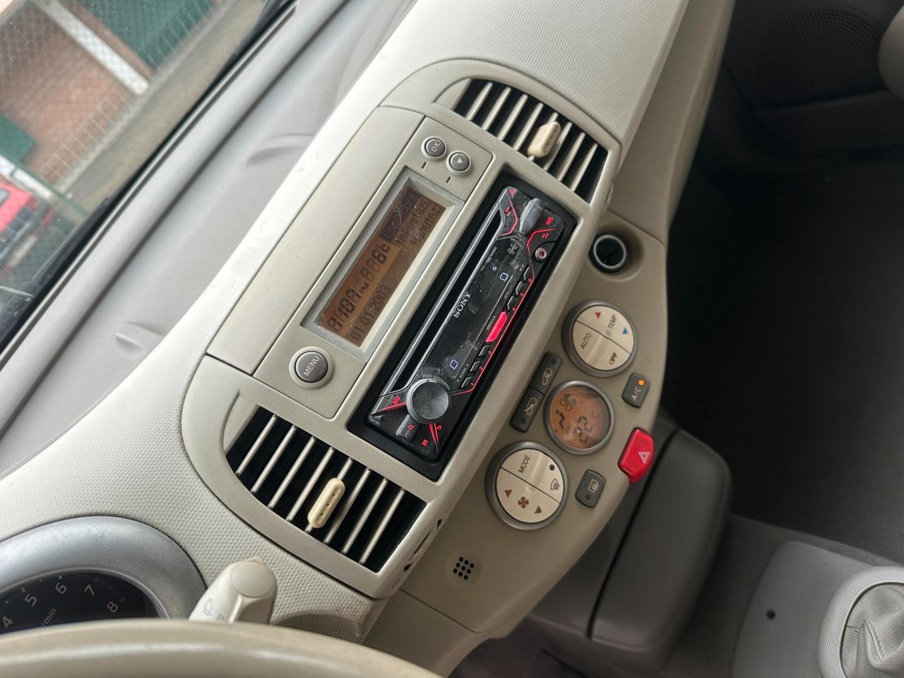 Nissan Micra 1.2 GPL (12 RATE)