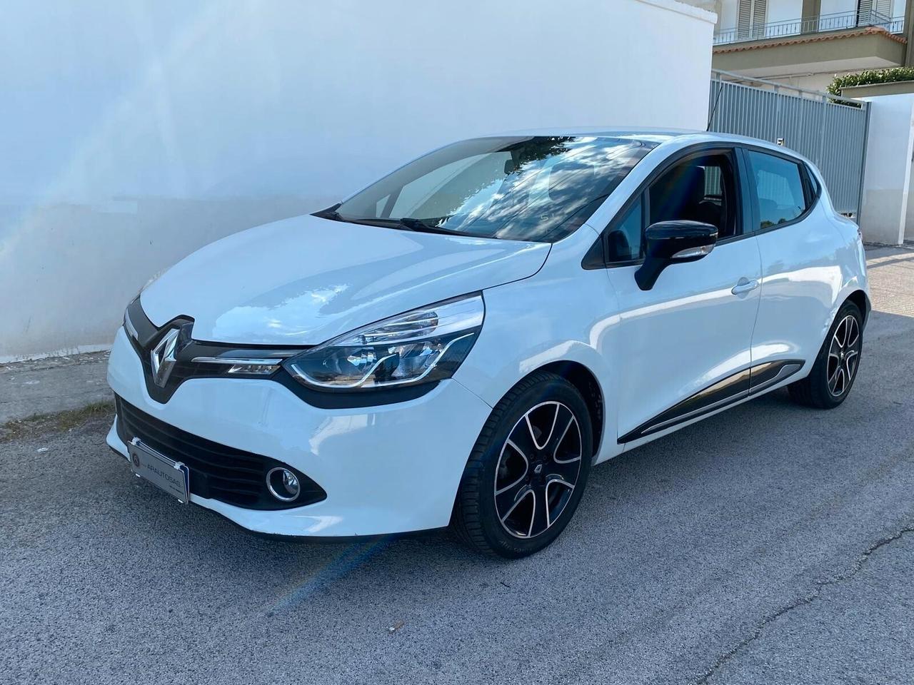 Renault Clio 1.2 75CV 5 Porte Costume National
