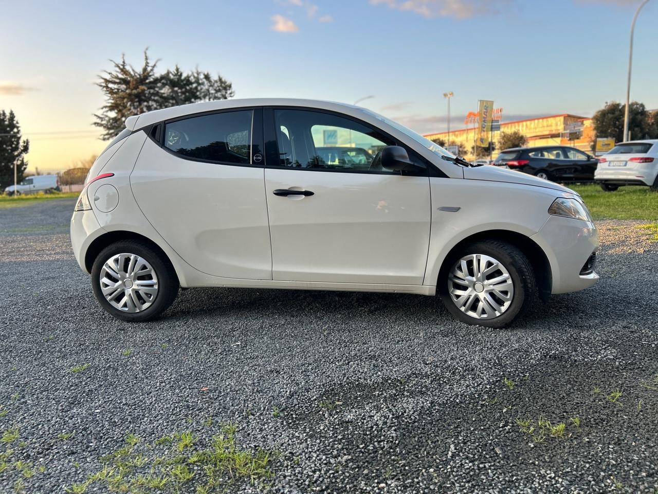 Lancia Ypsilon 1.0 Hybrid*NEOPATENTATI*UNIPRO*