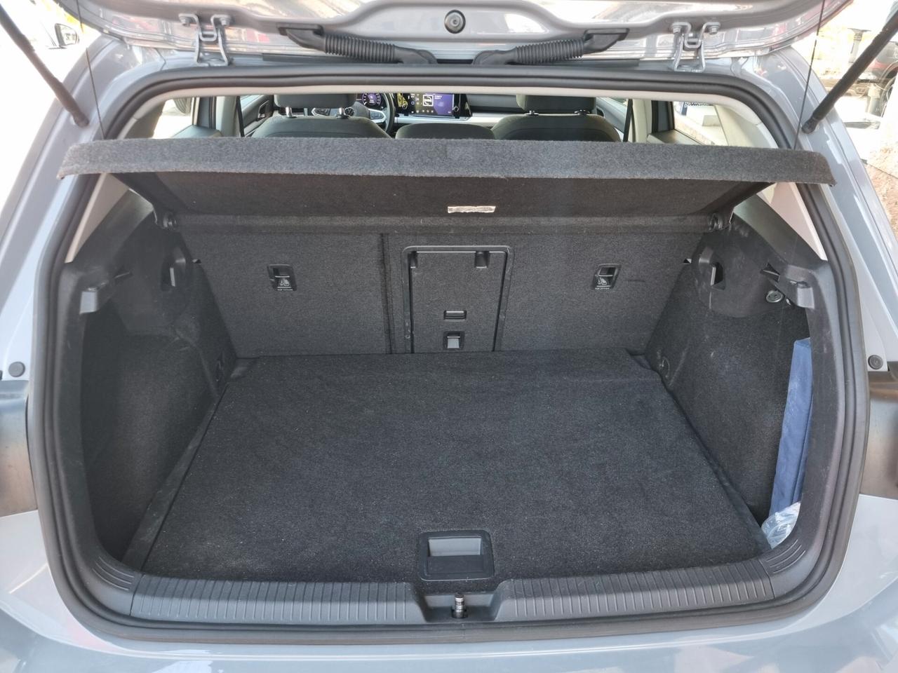 Volkswagen Golf VIII 1.0 etsi evo Life 110cv dsg