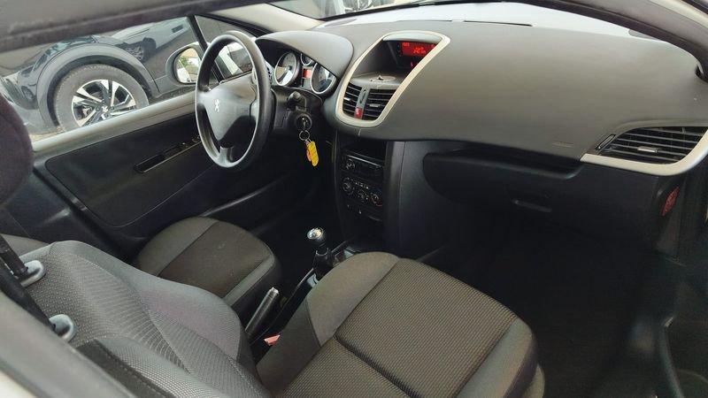 Peugeot 207 207 5p 1.4 hdi X-Line FL