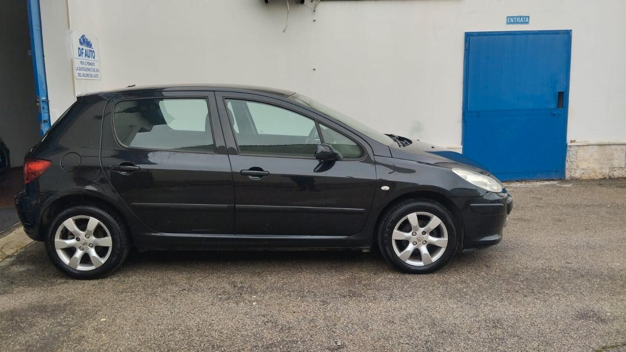 Peugeot 307 1.6 16V HDi 90CV 5p. D-Sign