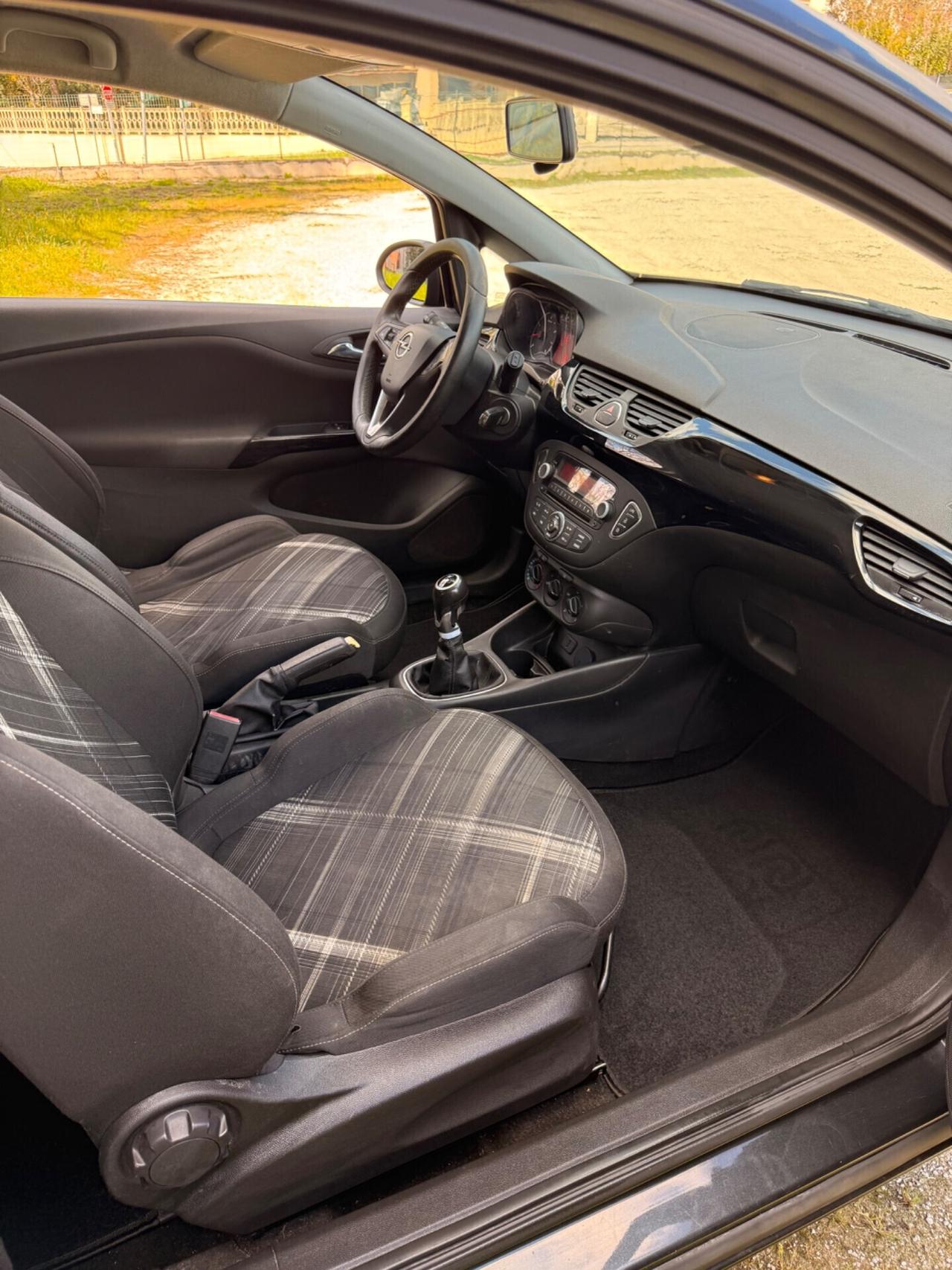 Opel Corsa 1.4 benzina GPL Euro6B NEOPATENTATI