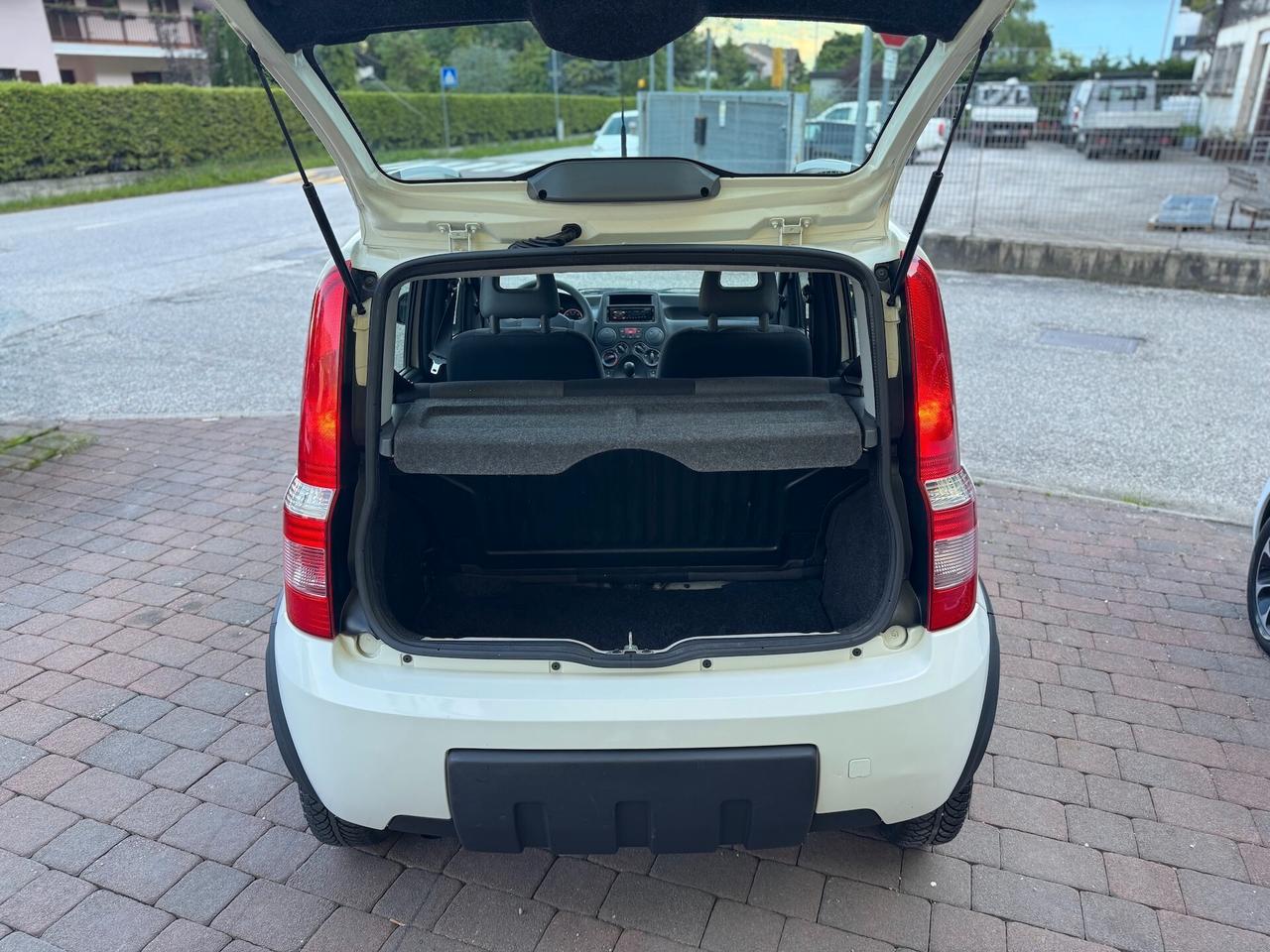 Fiat Panda 1.3 MJT 16V DPF 4x4 Climbing