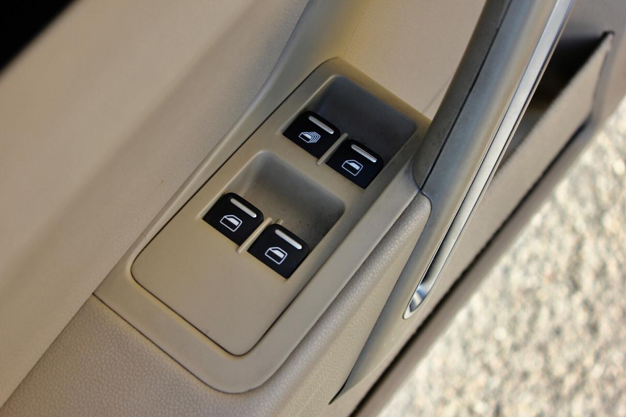 Volkswagen Maggiolino Cabrio 1.2 DSG TSI SENSORI DI PARCHEGGIO