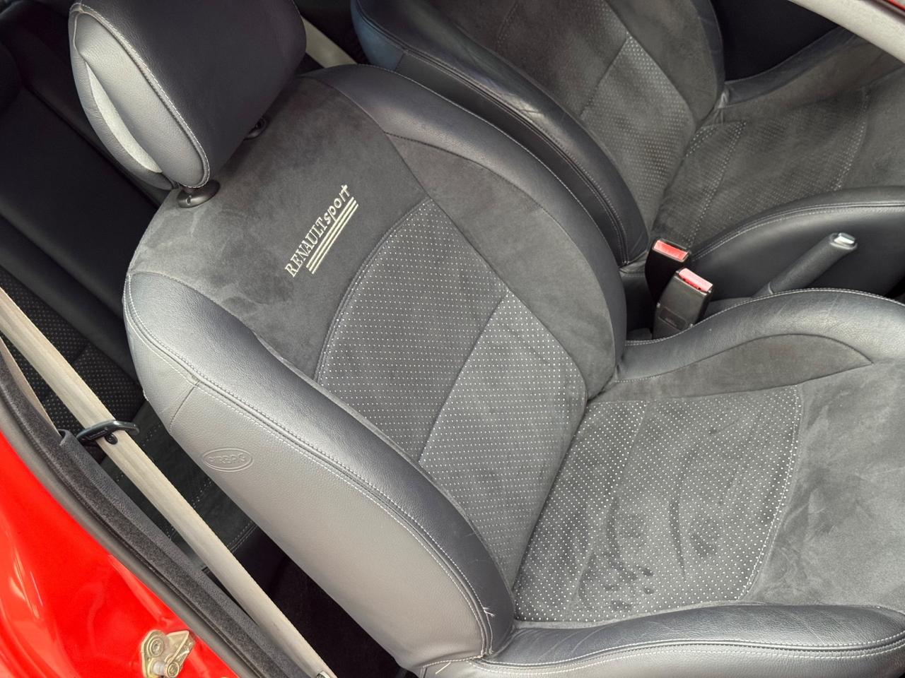 Renault Clio rs 182