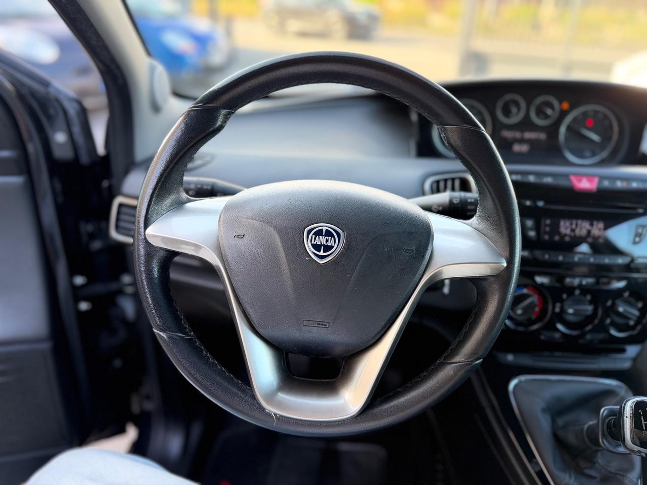 Lancia Ypsilon 1.2 69 CV 5 porte S&S Silver COME NUOVA