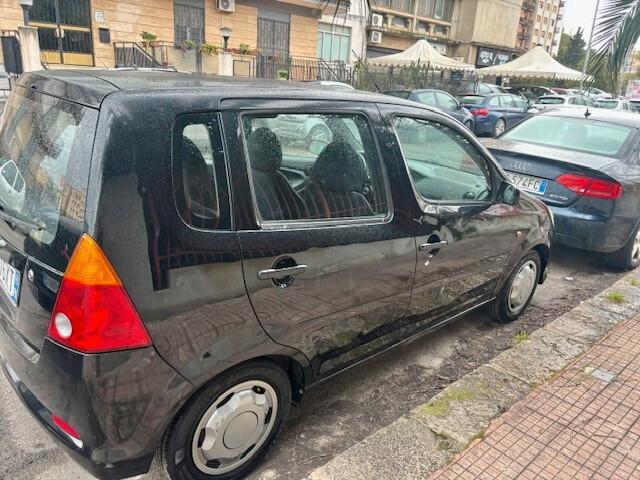 Daihatsu YRV anche permuta o scambi0