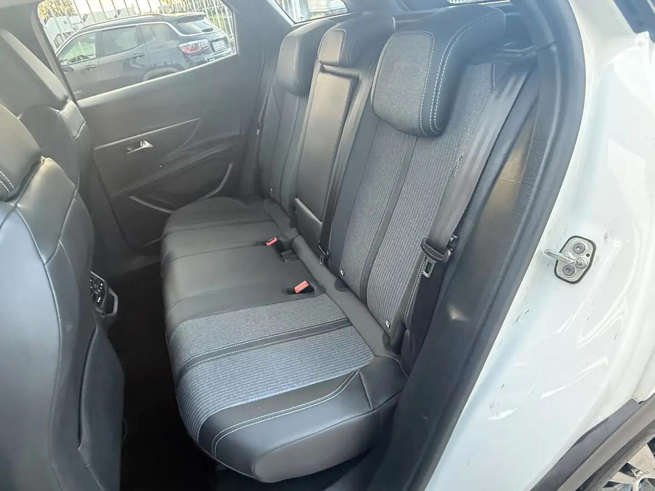 Peugeot 3008 BlueHDi 130 S&S EAT8 Allure