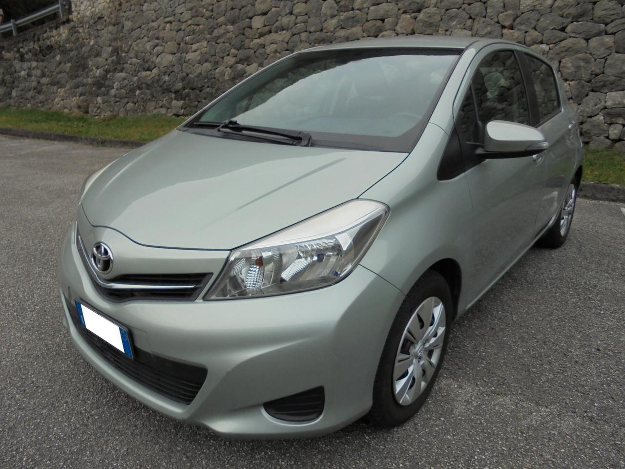 TOYOTA YARIS 1.0 VVT-i ACTIVE – UNIPROPRIETARIO-