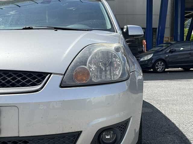 Ford Fiesta 1.2 16V 5p. Ghia