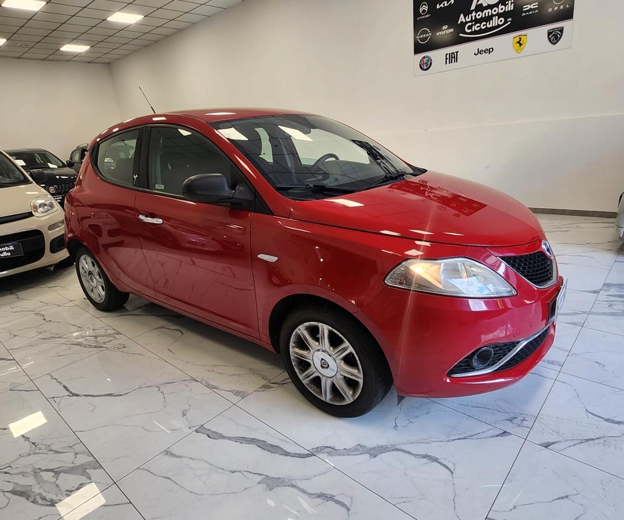 Lancia Ypsilon 1.2 69 CV 5 porte Platinum