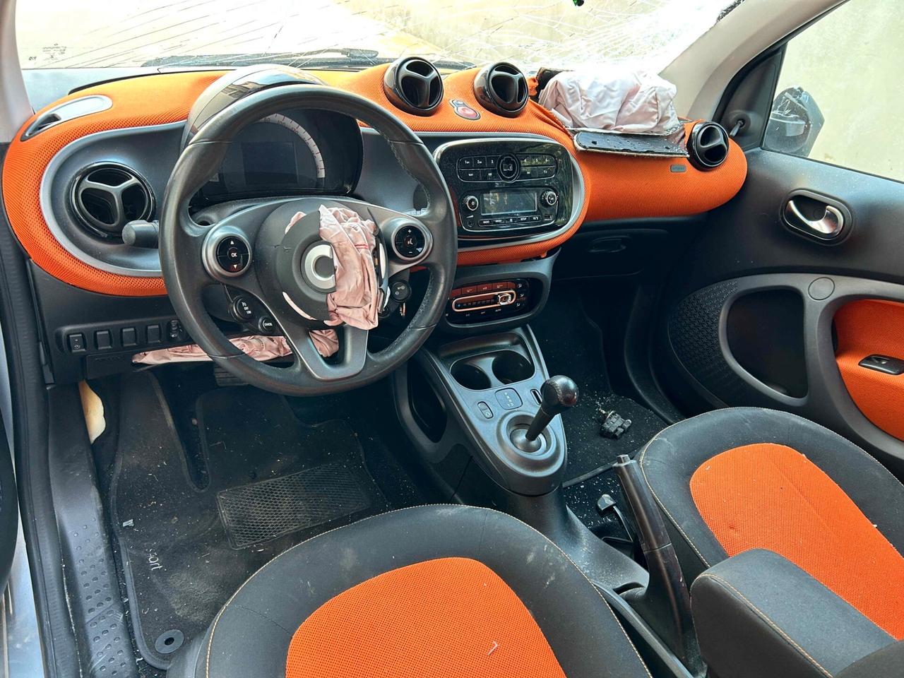 Smart ForTwo 1.0 Benz. Aut. 70CV - 2016 Incidentata