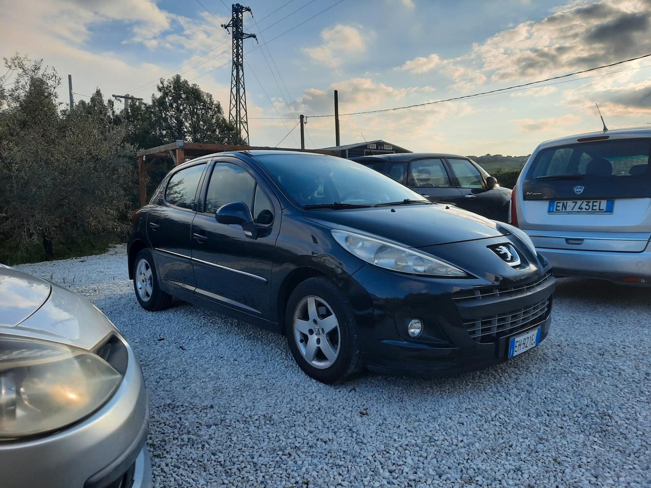 Peugeot 207 1.4 HDi 70CV 5p. Active