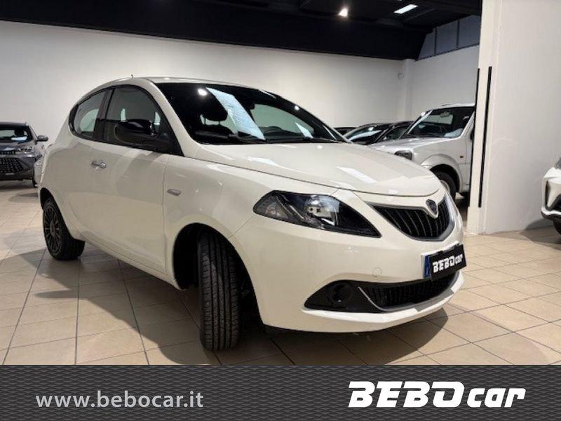 Lancia Ypsilon 1.0 FireFly 5 porte S&S Hybrid Silver