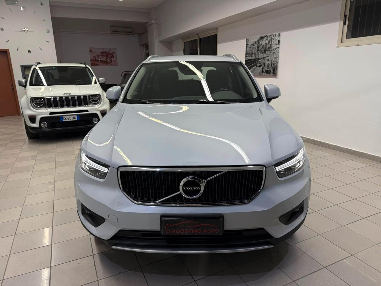 Volvo XC40 T3 Momentum IVA ESPOSTA UNICO PROPRIETARIO