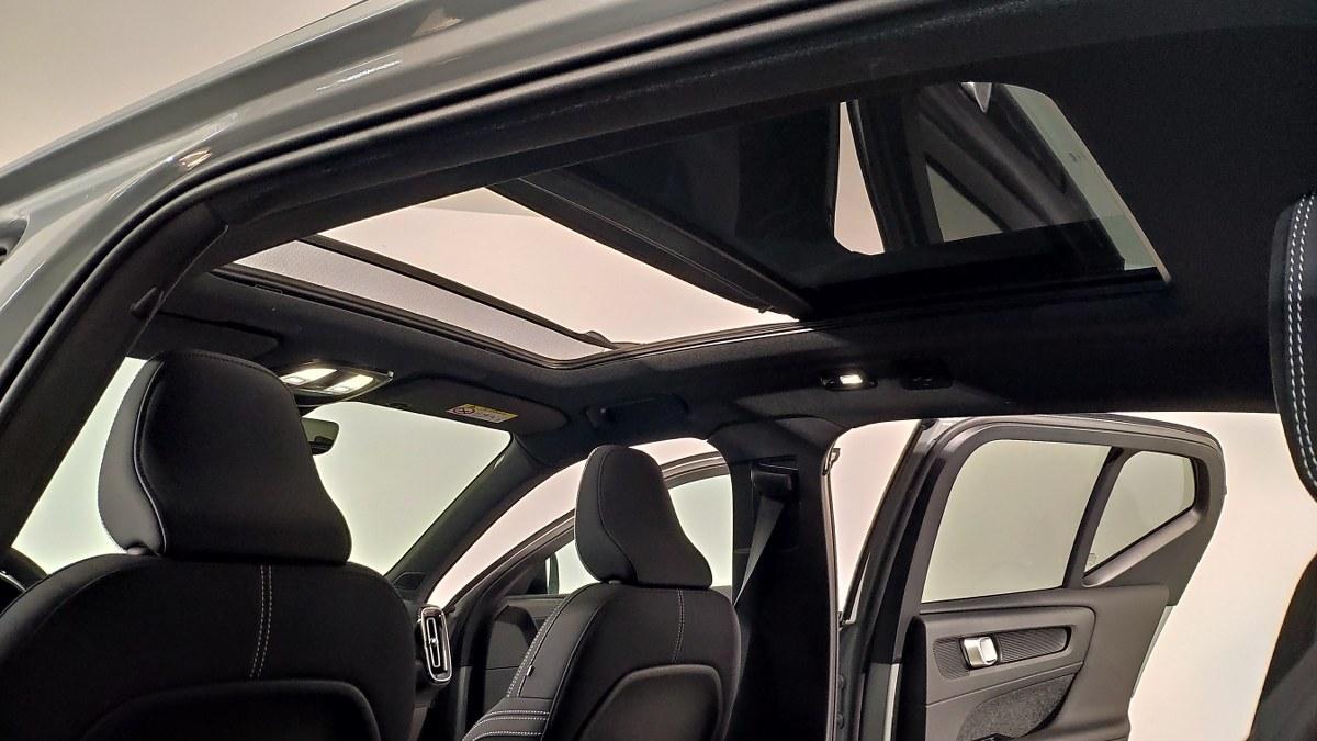 VOLVO Xc40 B3 Mild Hybrid Automatico Plus Dark