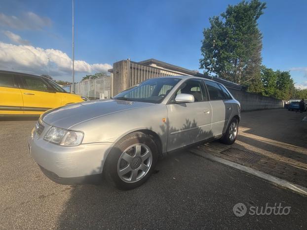 Audi A3 1.6 cat 5p. Attraction