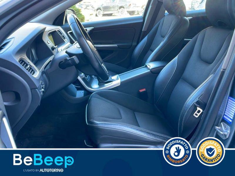 Volvo V60 Cross Country 2.4 D4 MOMENTUM AWD GEARTRONIC