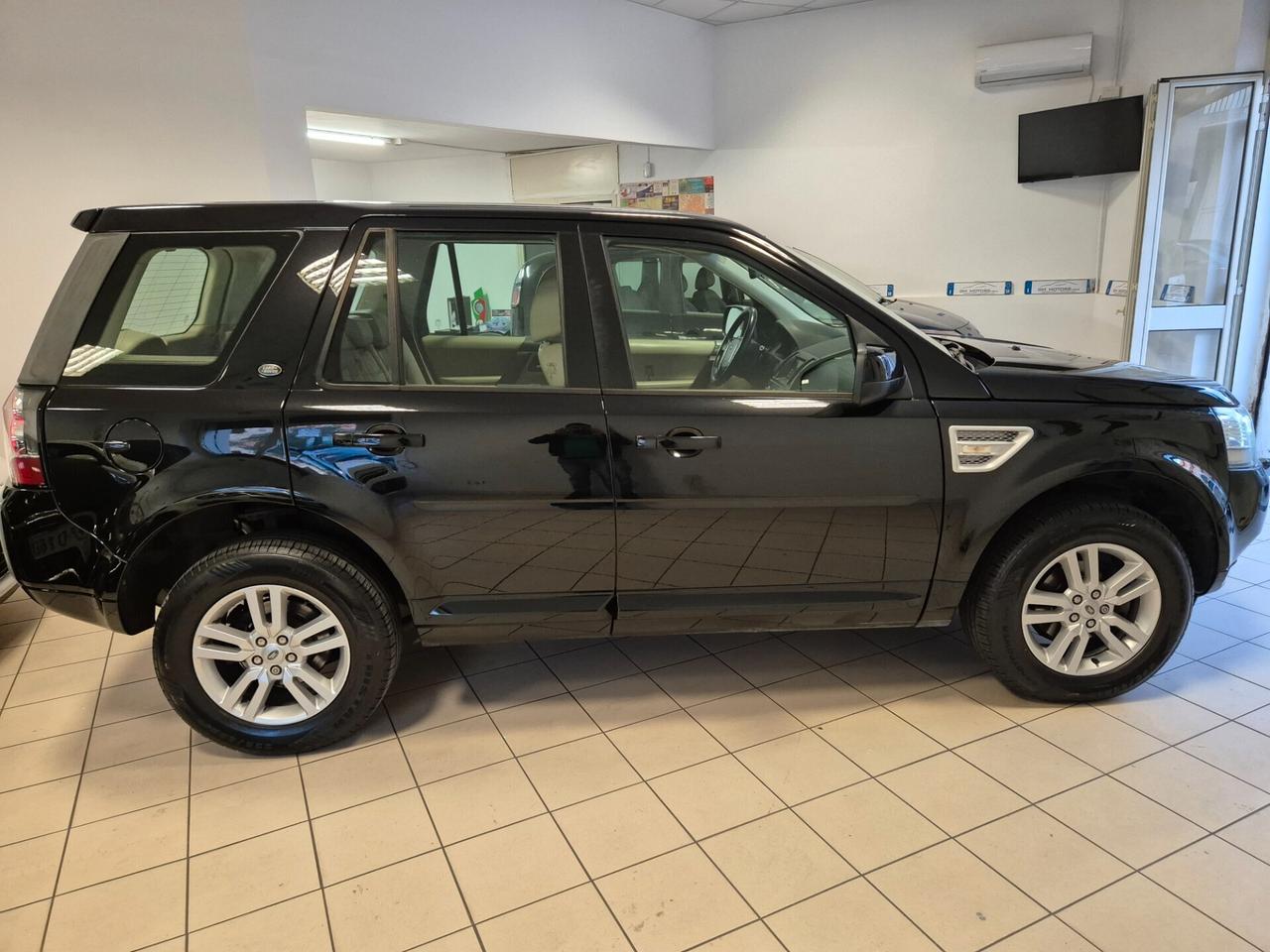 Land Rover Freelander 2.2 SD4 S.W. SE