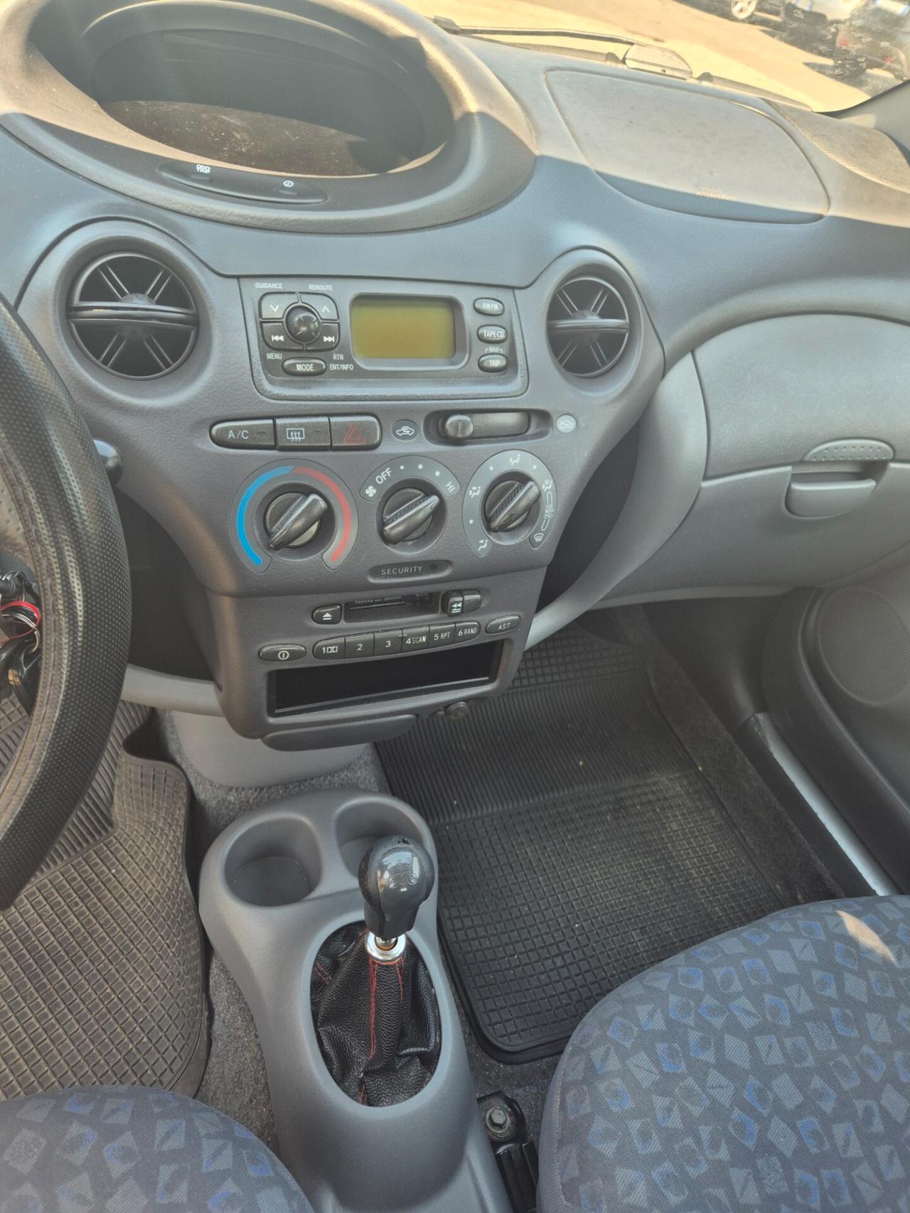 Toyota Yaris 1.3i 16V cat 5 porte UNICO PROPRIETARIO