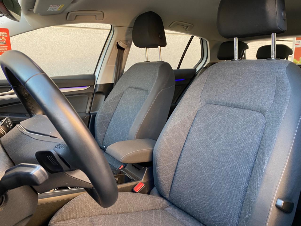 Volkswagen Golf Variant 1.0 eTSI EVO DSG Life