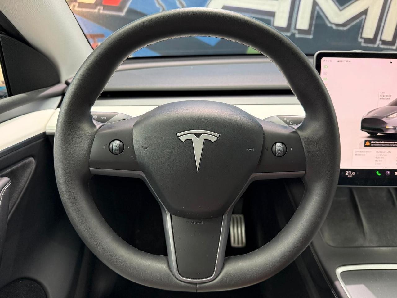 Tesla Model Y AWD PERFORMANCE (000)
