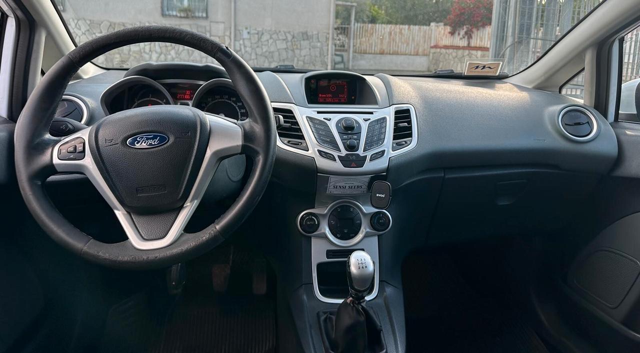 Ford Fiesta 1.6 TDCi 95 CV 5p. Titanium-2010