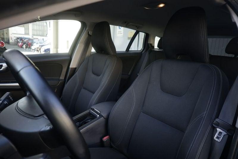 Volvo V60 Volvo V60 D2 1.6 Powershift R-design Momentum Unicoproprietario