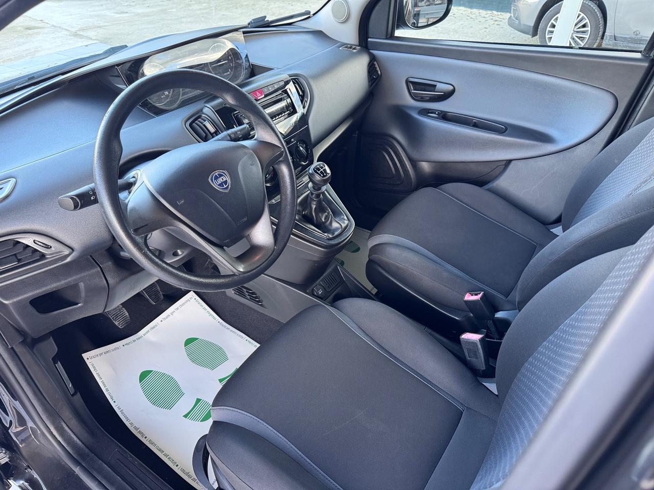 Lancia Ypsilon 0.9 TwinAir 85 CV 5 porte Metano Ecochic Platinum
