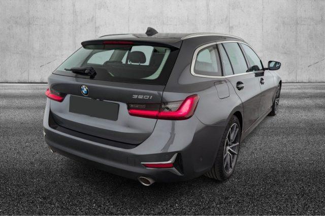 BMW 320 i Touring Luxury