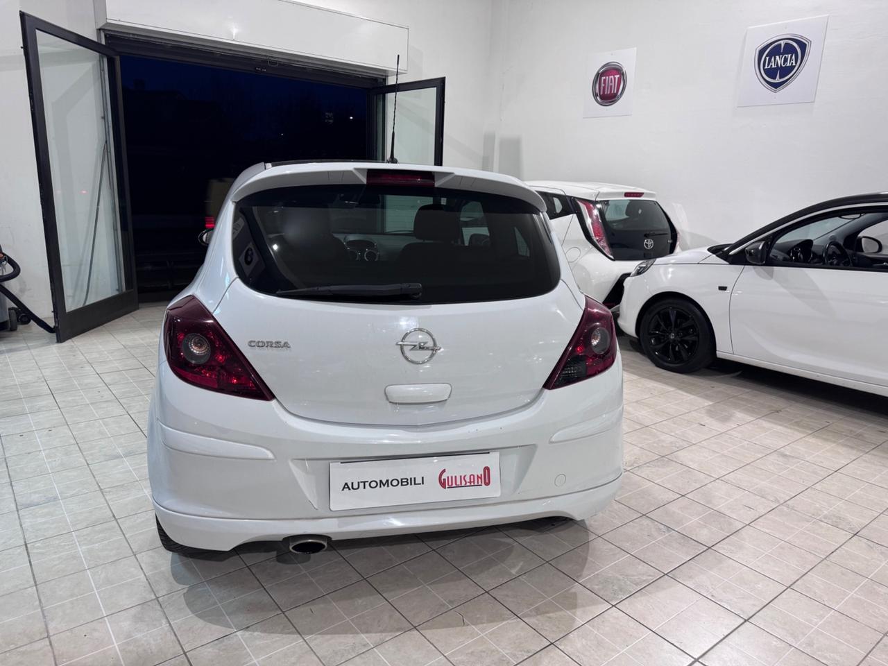 Opel Corsa 1.2 3 porte Sport