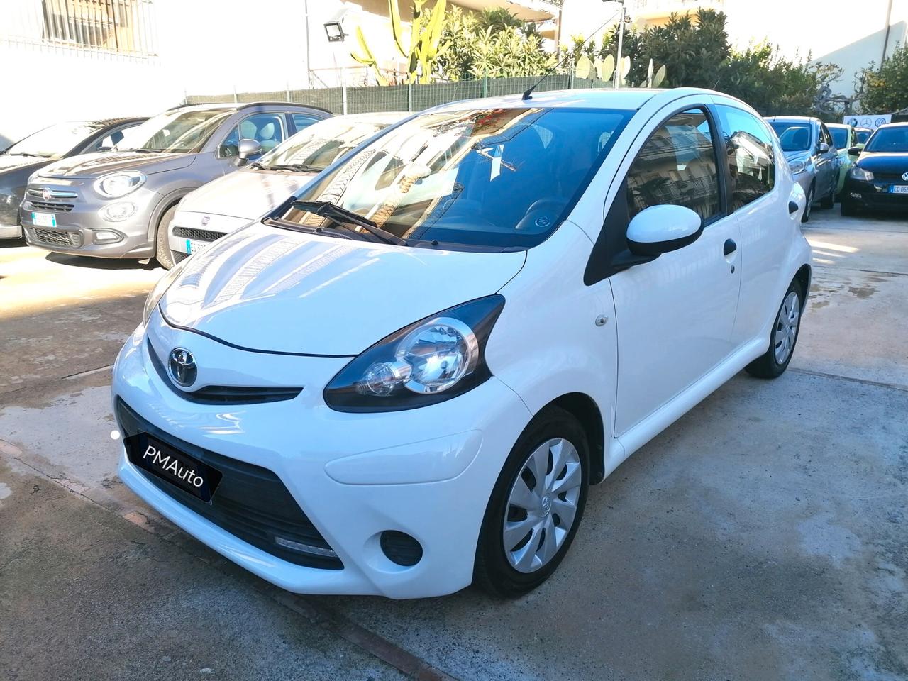 Toyota Aygo 1.0 12V 5 porte Lounge - Navy