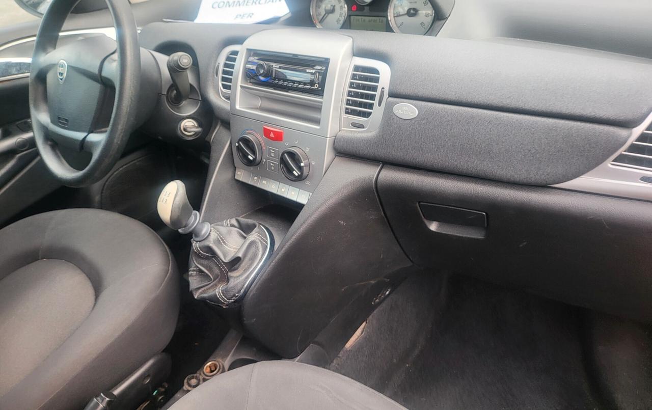 Lancia Ypsilon 1.2 - 8V 69 CV Unyca