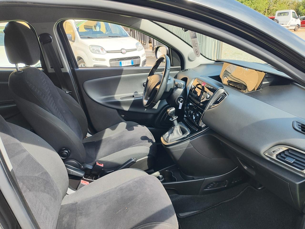 LANCIA YPSILON 1.2 GPL NEOPATENTATI