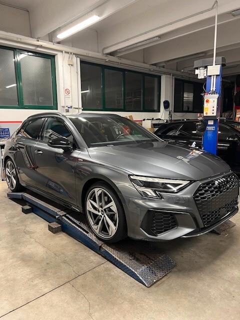 Audi A3 Sportback 40 Tdi Q- S-tr. S-line, 19", Look nero