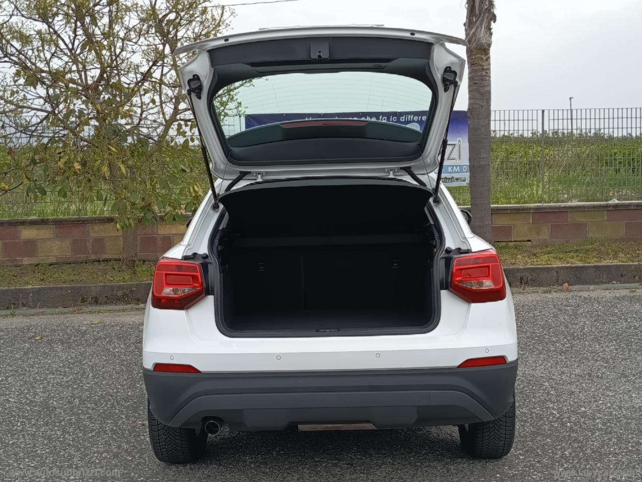 AUDI Q2 30 TDI S tronic Business